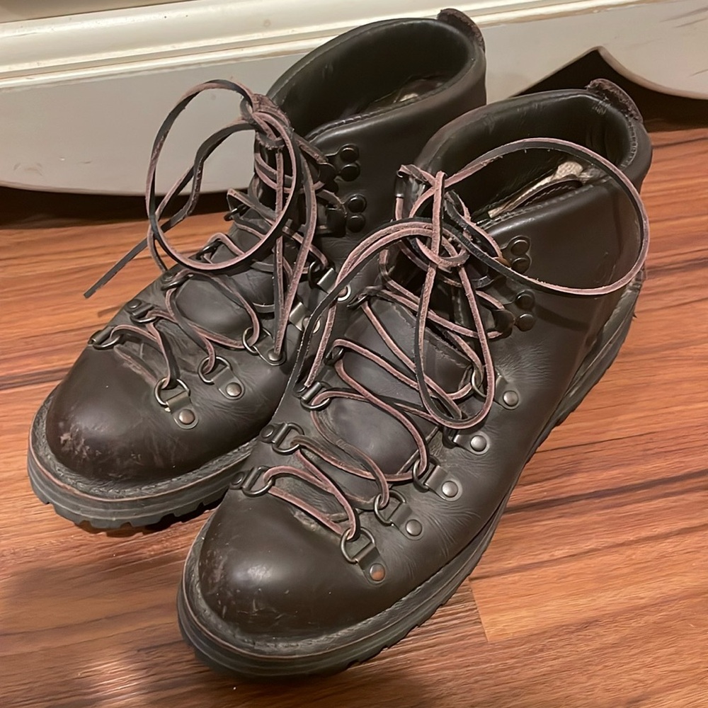 Danner Mountain Light II 2 5" Women’s Hiking Boot Dark Brown size 9